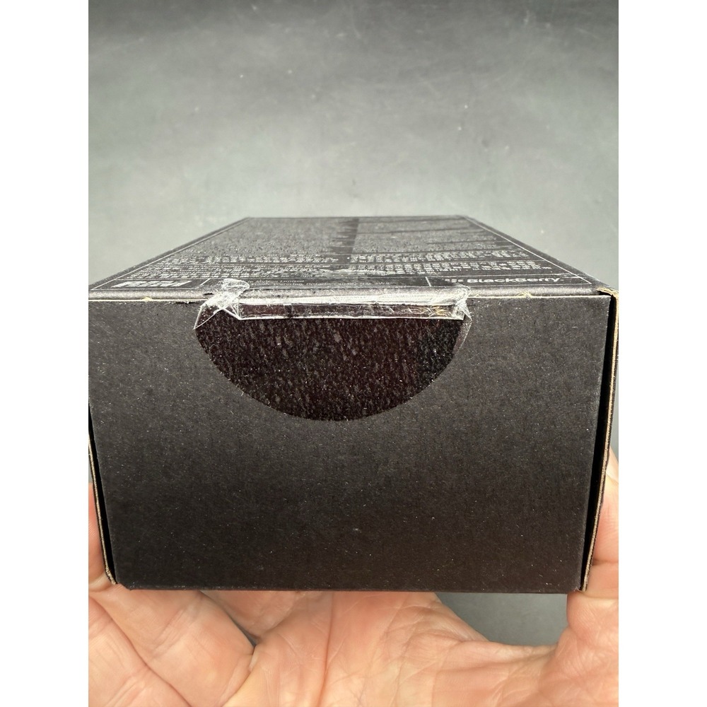 BlackBerry Torch 9850 VERIZON GSM 3G Qwerty Slider Touch Smartphone Brand NEW - Picture 4 of 6